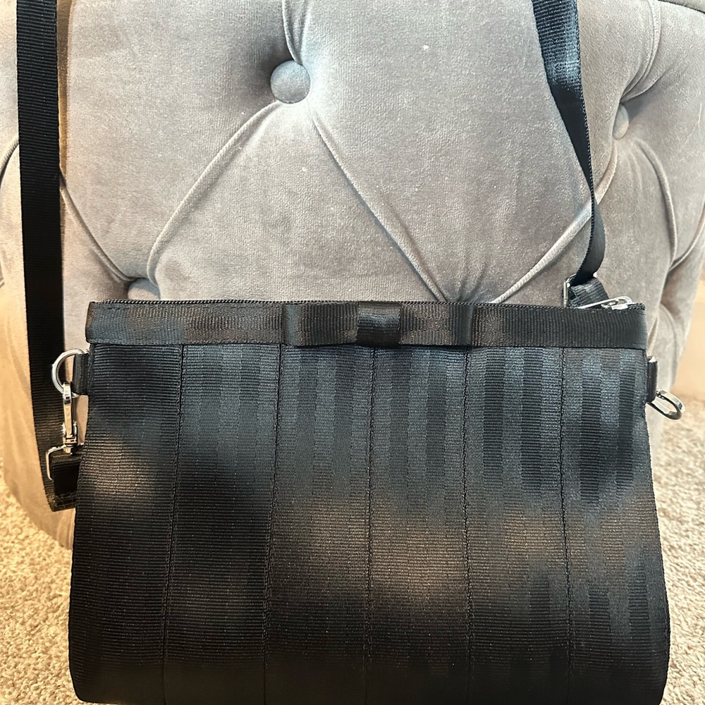 Harvey's Streamline Clutch